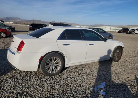2016 Chrysler 300C z USA, uszkodzony, nr VIN 2C3CCAEG5GH128356